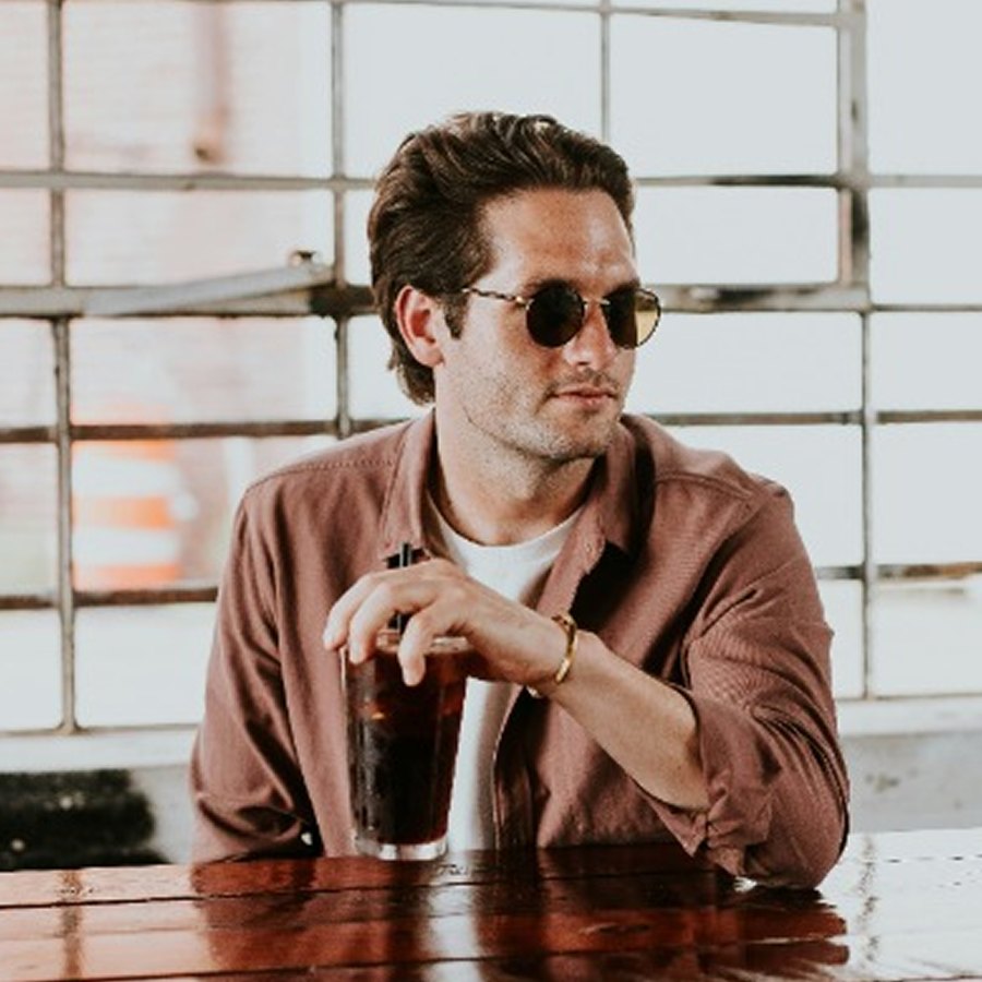 Alex, creator persona